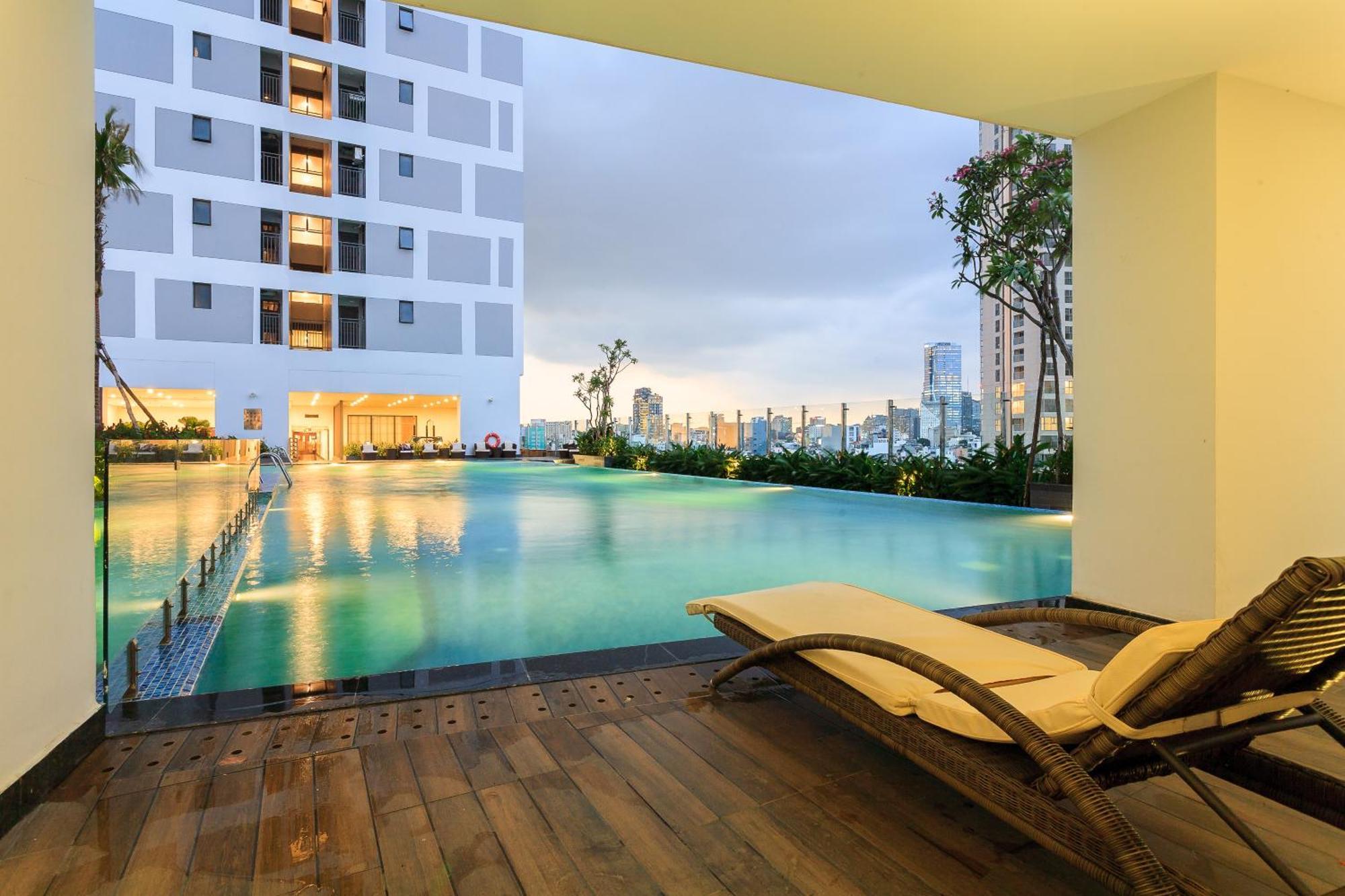 Cbd Rivergate- Infinity Pool Signature Ho Chi Minh City Exterior photo
